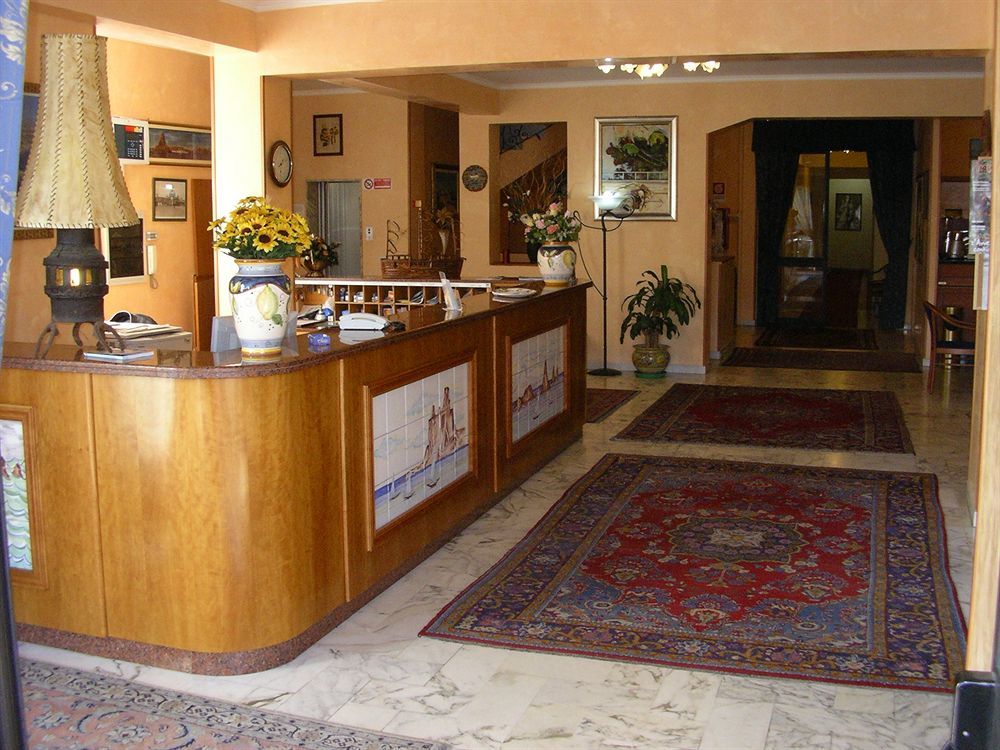 Hotel Malavoglia Aci Castello Exterior photo